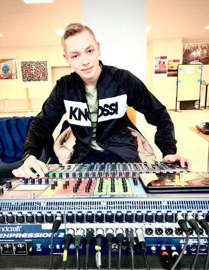 Jeremy Singer vor Mischpult