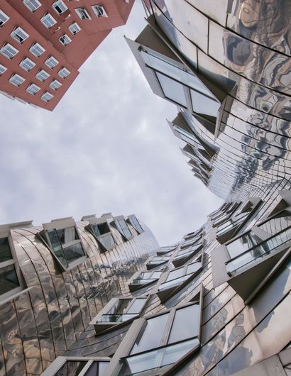 Häuser aus der Froschperspektive