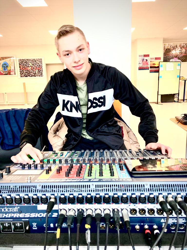 Jeremy Singer vor Mischpult